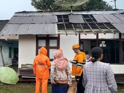 Belasan Rumah-Sekolah di Wonosobo Rusak Diterjang Angin Kencang