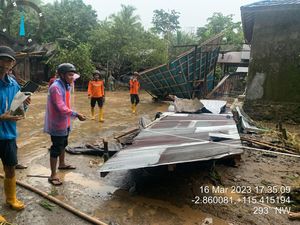 Banjir Bandang Terjang Permukiman di Hulu Sungai Selatan, 5 Rumah Rusak