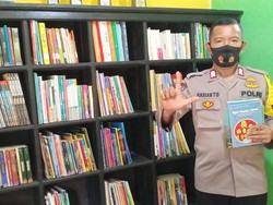 Bripka Harianto, Pejuang Literasi Anak di Tulang Bawang Barat Lampung