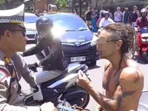 Hadeh! Bule Bali Ngajak Ribut Polisi, Padahal Tak Pakai Helm