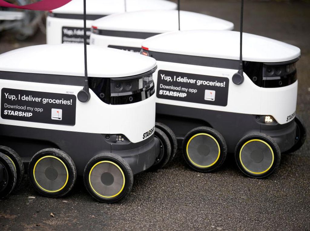 Canggih! Mobil Robot Ini Siap Antarkan Paket ke Rumah Pelanggan Canggih! Mobil Robot Ini Siap Antarkan Paket ke Rumah Pelanggan