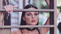 The Sun melansir, WAGs tercantik saat ini adalah Dasha Lapushka. Pacarnya pemain Sassuolo yang merupakan pemain pinjaman dari Inter, Andrea Pinamonti (Instagram/dasha.lapushka)