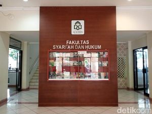 Dekan UIN Makassar Buka-bukaan Status Pria Sodomi 10 Mahasiswa Dekan UIN Makassar Buka-bukaan Status Pria Sodomi 10 Mahasiswa