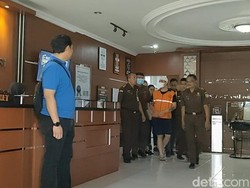 Penangguhan Penahanan Ferry Irawan Ditolak