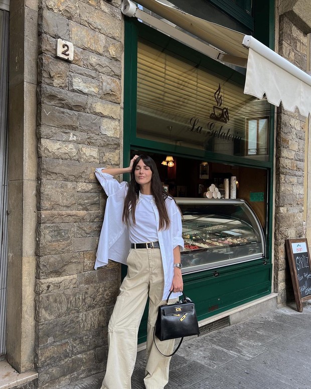 Foto: instagram.com/leiasfez Outfit basic dan klasik/