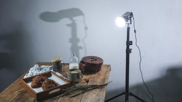 Canggih! Lampu Portable Ini Cuma Segenggam Tangan