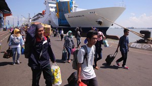 Doa Naik Kendaraan Laut, Lengkap Arab Latin dan Artinya
