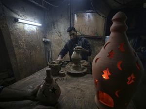 Intip Produksi Tembikar Ramadan Khas Palestina Intip Produksi Tembikar Ramadan Khas Palestina