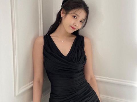 Potret IU yang dikabarkan berperan dalam drama terbaru.