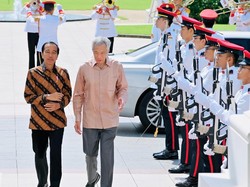 Jokowi Tiba di Istana Singapura, Disambut Langsung PM Lee Hsien Loong