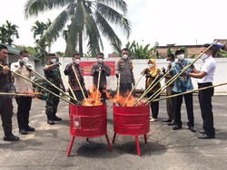 Kejari Batanghari Musnahkan Barang Bukti 55 Perkara, Terbanyak Narkotika