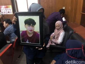7 Fakta Nyesek Vonis Bebas Terdakwa Kanjuruhan karena Gas Air Mata Tertiup Angin 7 Fakta Nyesek Vonis Bebas Terdakwa Kanjuruhan karena Gas Air Mata Tertiup Angin