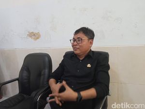 KCD: Guru Cirebon yang Kritik RK Bisa Kembali Mengajar KCD: Guru Cirebon yang Kritik RK Bisa Kembali Mengajar