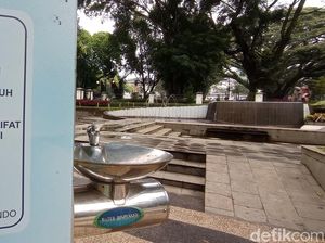 Keran Air di Taman Badak dan Persib Bandung Rusak Keran Air di Taman Badak dan Persib Bandung Rusak