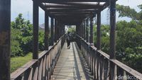 Jembatan Penyeberangan di Soekarno-Hatta Bandung Sudah Berkarat