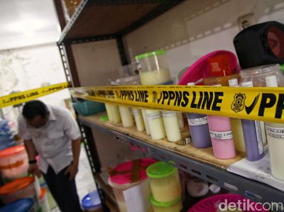 Penampakan Pabrik Kosmetik Ilegal di Jakut! Jual Obat Jerawat Bikin Rusak Ginjal