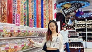 Makin Glowing Gaya  Mayang Adik Vanessa  Angel yang Hobi Belanja Makanan