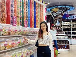 Makin Glowing Gaya Mayang Adik Vanessa Angel yang Hobi Belanja Makanan Makin Glowing Gaya Mayang Adik Vanessa Angel yang Hobi Belanja Makanan