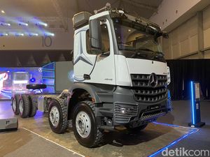 Mercedes-Benz Kenalkan Truk Baru Mesin Euro 5, Haram Tenggak Solar Murah B35? Mercedes-Benz Kenalkan Truk Baru Mesin Euro 5, Haram Tenggak Solar Murah B35?