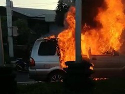 Mobil Terbakar di Bypass Jimbaran, Macet 3 Kilometer