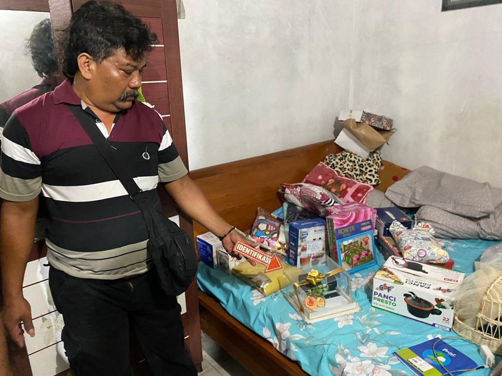 Nyaru Jadi Tamu, Wanita Ini Curi Mahar Pernikahan dalam Kamar Pengantin Nyaru Jadi Tamu, Wanita Ini Curi Mahar Pernikahan dalam Kamar Pengantin