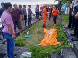 Geger! Pemancing Temukan Mayat Mengambang di Pantai Ujung