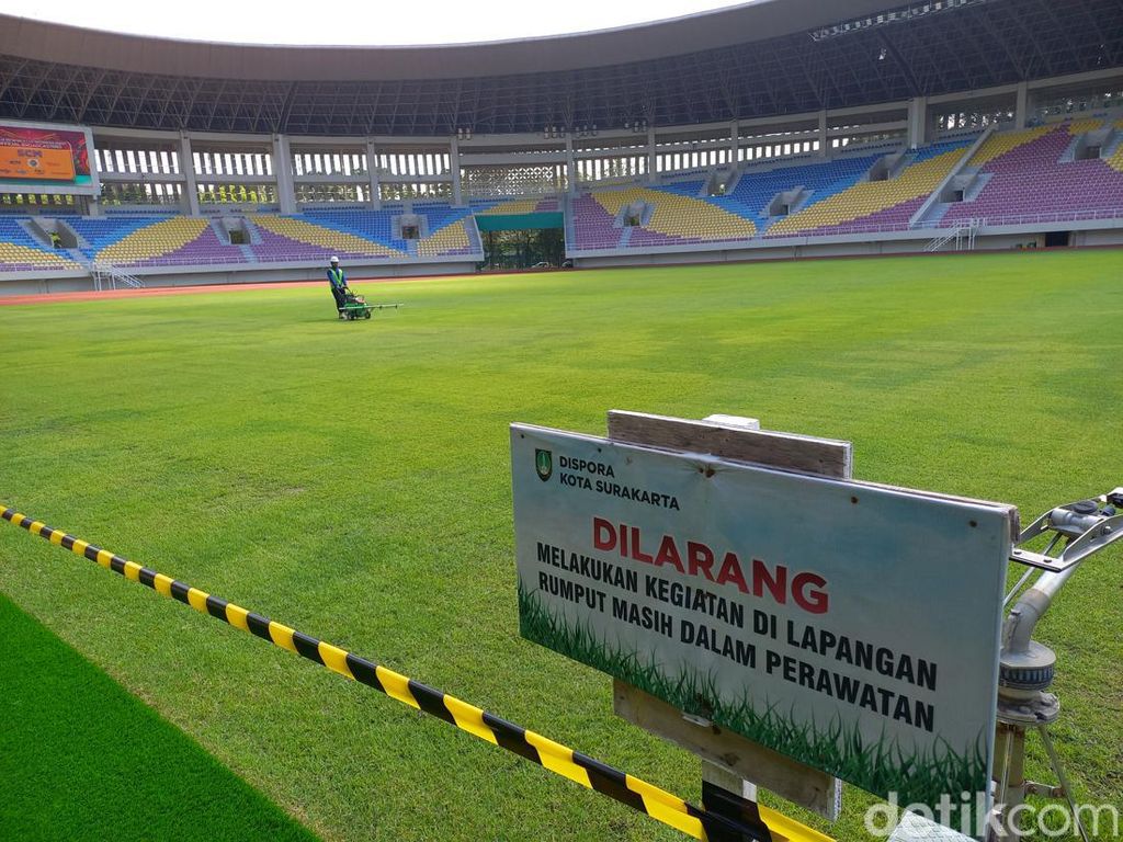 Gibran Cuit Selamat Kembali di Stadion Manahan, Begini Respons Persis Solo Gibran Cuit Selamat Kembali di Stadion Manahan, Begini Respons Persis Solo