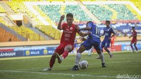 Empat menit berselang justru Persija yang berhasil unggul 1-0 duluan. Riko Simanjuntak melepaskan sontekan dengan mengonversikan umpan dari Firza Andika. 