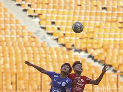 Kemenangan membuat Persija untuk sementara naik ke peringkat kedua dengan 54 poin sekaligus menggusur Persib Bandung.  