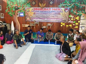 Polda Metro Kunjungi Slum Area di Jaksel, Ajak Warga Cegah Narkoba Polda Metro Kunjungi Slum Area di Jaksel, Ajak Warga Cegah Narkoba