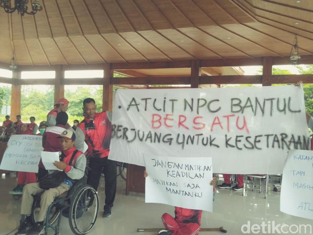 Atlet Difabel Bantul Tuntut Kesetaraan Bonus, Sekda: Mulai Tahun Depan... Atlet Difabel Bantul Tuntut Kesetaraan Bonus, Sekda: Mulai Tahun Depan...