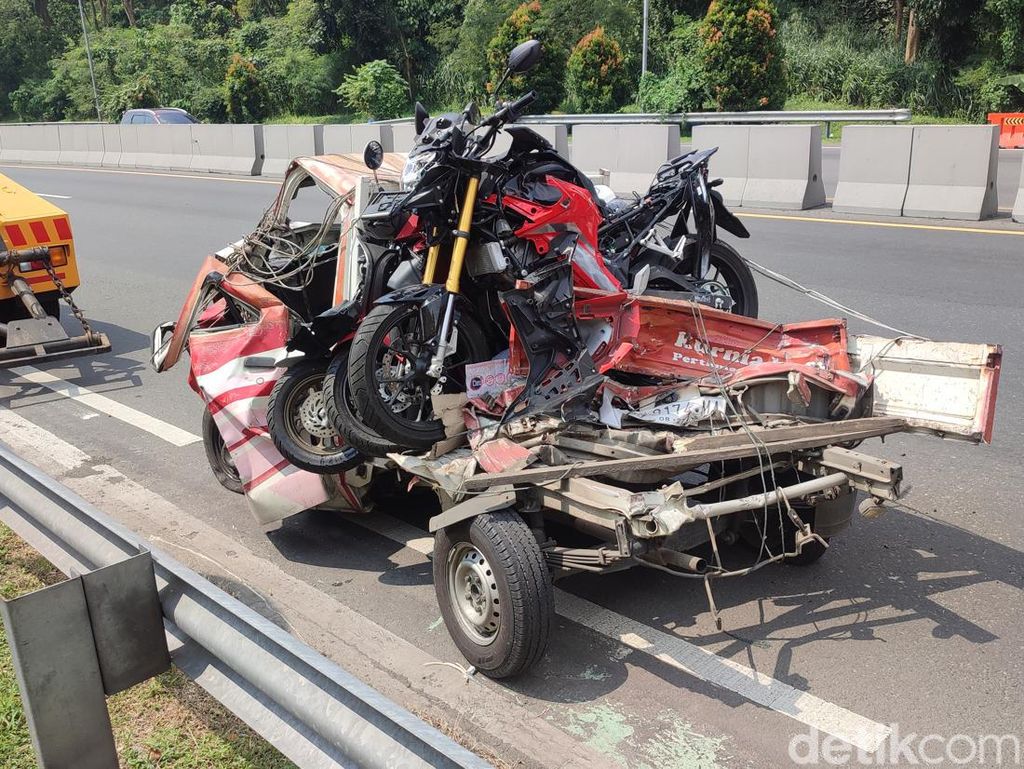 Kecelakaan Beruntun Maut di Tol Krapyak Semarang, 1 Orang Diamankan