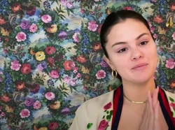 Selena Gomez Minta Fans Setop Serang Hailey Bieber