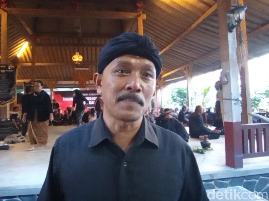 Petuah Samin Surosentiko soal Bayar Pajak Petuah Samin Surosentiko soal Bayar Pajak