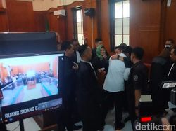 Vonis Lengkap 5 Terdakwa Tragedi Kanjuruhan, 2 Polisi Divonis Bebas