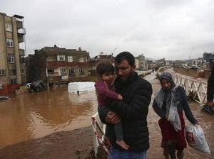 Tragis! Banjir Bandang Terjang Korban Gempa Turki, 14 Orang Tewas Tragis! Banjir Bandang Terjang Korban Gempa Turki, 14 Orang Tewas