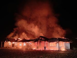 Gedung SMPN 2 Dekai di Yahukimo Hangus Dibakar, 2 Terduga Pelaku Ditangkap