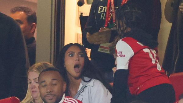 Momen Kim Kardashian Nonton Arsenal Tersingkir dari Liga Europa