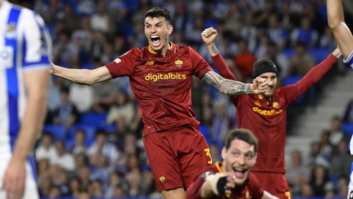 Roma's Roger Ibanez reacts during the Europa League round of 16 second leg soccer match between Real Sociedad and Roma at the Reale Arena in San Sebastian, Spain, Thursday, March 16, 2023. (AP Photo/Alvaro Barrientos)