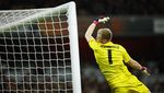 Ramsdale Sudah Mengudara, Apa Daya Tangan Tak Kena Bola
