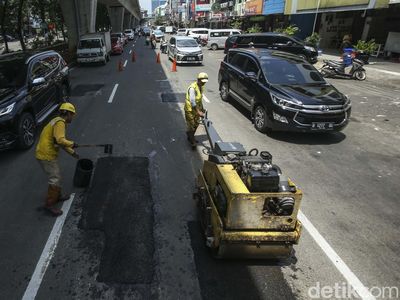 Jalan Rusak di Boulevard Raya Diperbaiki