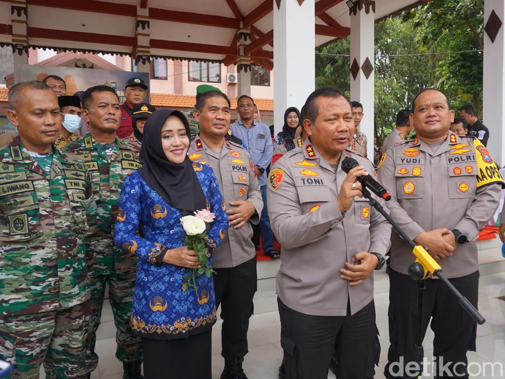 Kapolda Jatim Janji Tindak Tegas Oknum Pesilat Anarkis Tanpa Pandang Usia Kapolda Jatim Janji Tindak Tegas Oknum Pesilat Anarkis Tanpa Pandang Usia