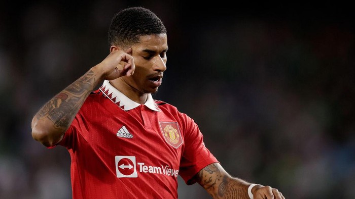 SEVILLA, SPAIN - MARCH 16: Marcus Rashford of Manchester United celebrates 0-1 during the UEFA Europa League match between Real Betis Sevilla v Manchester United at the Estadio Benito Villamarin on March 16, 2023 in Sevilla Spain (Photo by Eric Verhoeven/Soccrates/Getty Images)