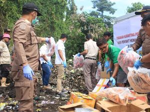 KKP Musnahkan 60 Kg Olahan Ikan Ilegal di Ternate KKP Musnahkan 60 Kg Olahan Ikan Ilegal di Ternate