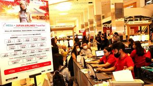 Pengunjung Mega-Japan Airlines Travel Fair Membludak