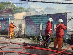 Warung-Bedeng Bekas Proyek Vila di Kerobokan Terbakar