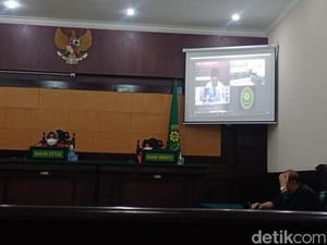 Jadi Kurir Sabu untuk Napi, Juru Sita PN Mojokerto Divonis 5 Tahun Penjara Jadi Kurir Sabu untuk Napi, Juru Sita PN Mojokerto Divonis 5 Tahun Penjara