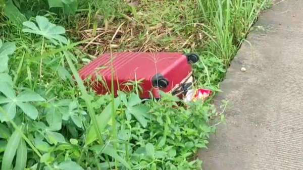 Pelaku mutilasi mayat dalam koper merah yang ditemukan di Tenjo, Bogor sudah ditangkap. Selain itu, polisi juga mengungkap motif pelaku memutilasi korban.