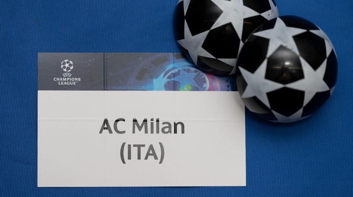 NYON, SWITZERLAND - MARCH 17: A detailed view of the card of AC Milan during the UEFA Champions League 2022/23 Quarter-finals and Semi-finals Draw at the UEFA Headquarters, The House of the European Football, on March 17, 2023, in Nyon, Switzerland. (Photo by Kristian Skeie - UEFA/UEFA via Getty Images)