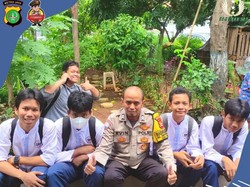 Begini Keseharian Aiptu Evin, Polisi Viral yang Dibentak Debt Collector